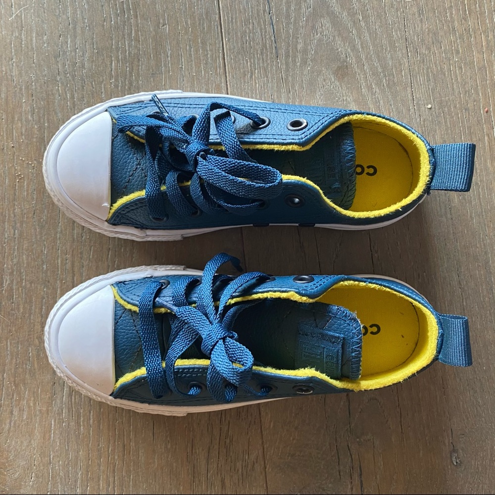 Toddler leather converse all star